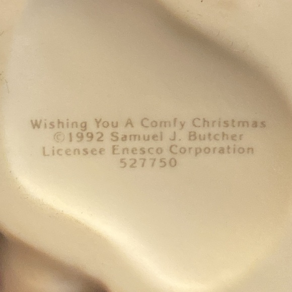 Precious Moments “Wishing You a Comfy Christmas” Figurine - 1992 - Picture 4 of 7